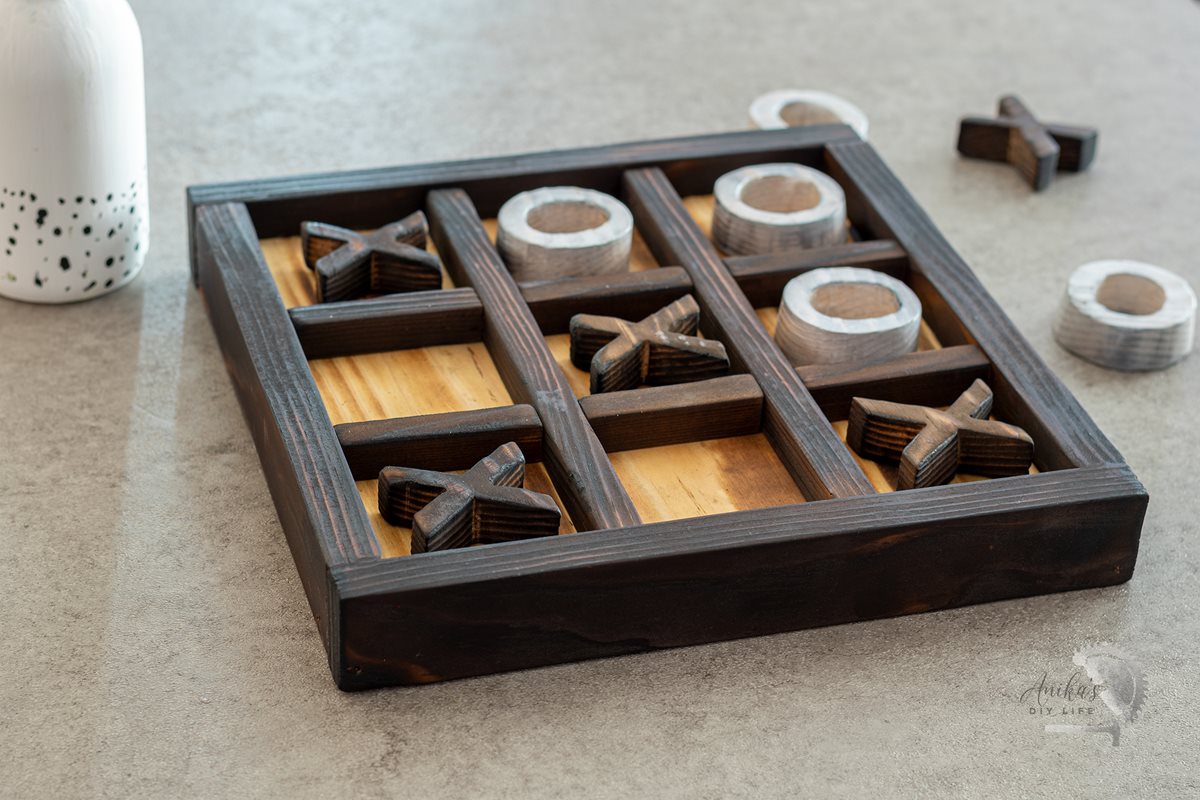 Make a Tic-Tac-Toe Board Out Of Backyard Finds
