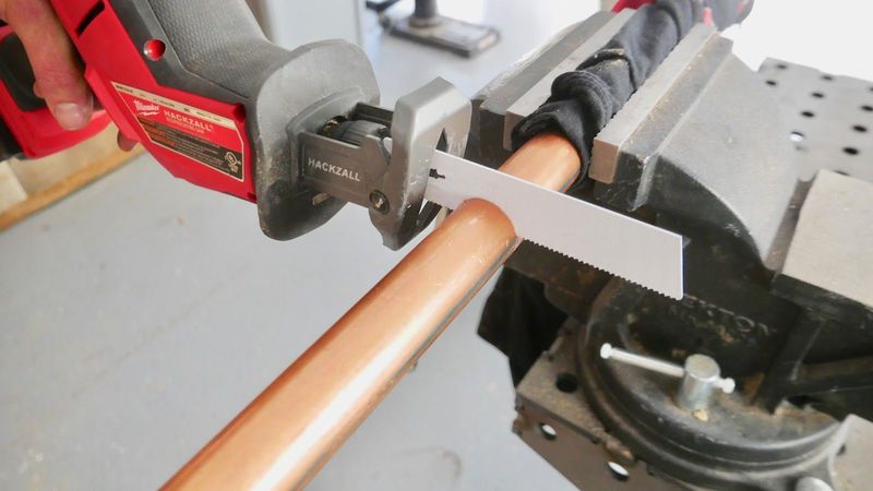 Metal hacksaw blade